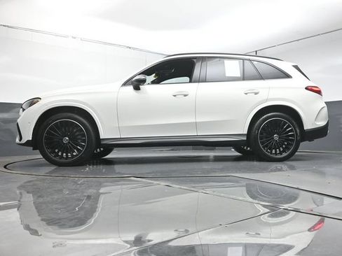 Used 2025 Mercedes-Benz GLC 300 w/ AMG Line image 37
