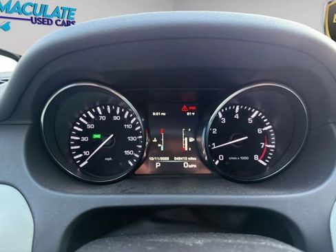 Used 2016 Land Rover Discovery Sport SE image 11