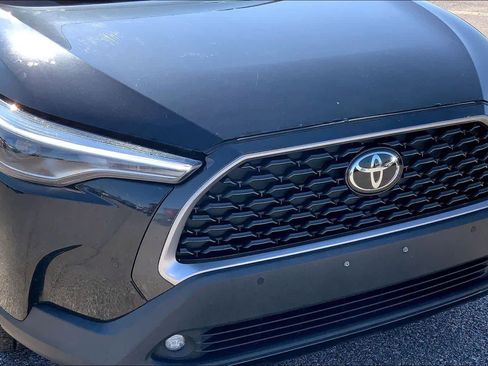 Used 2022 Toyota Corolla Cross XLE image 29