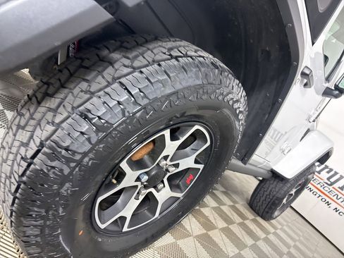Used 2022 Jeep Wrangler Rubicon AWD/4WD image 27