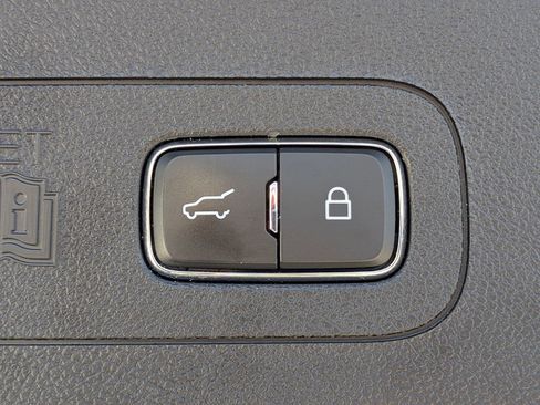 Used 2023 Lincoln Aviator Reserve w/ Equipment Group 201A image 13