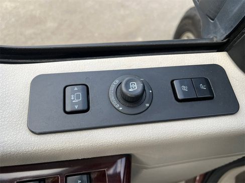 Used 2010 Ford F350 Lariat image 13