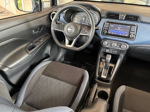 Used 2025 Nissan Versa SV FWD image 33