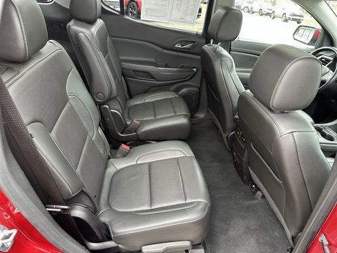 Certified 2023 GMC Acadia SLT w/ Preferred Package image 33