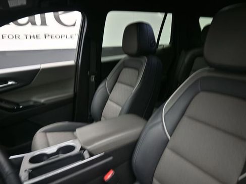 Used 2025 Chevrolet Equinox LT w/ Convenience Package II image 16