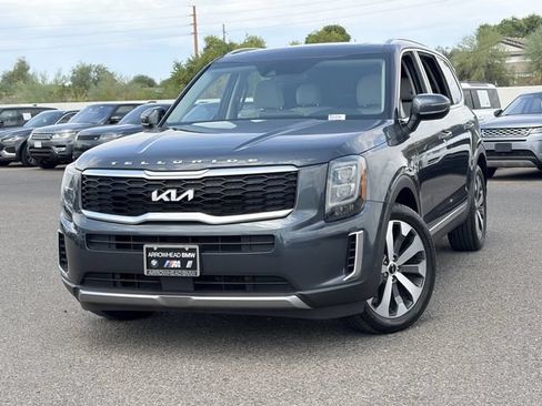 Used 2022 Kia Telluride EX w/ EX Premium Package FWD image 3