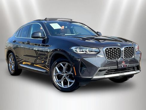 Used 2022 BMW X4 xDrive30i AWD/4WD image 3
