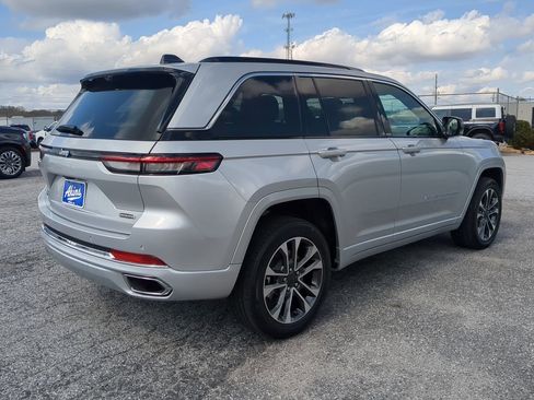 Used 2024 Jeep Grand Cherokee Overland w/ Advanced Protech Group III image 3