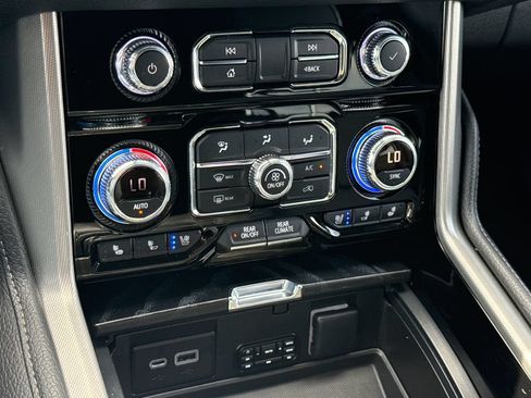 Used 2022 GMC Yukon Denali RWD image 22
