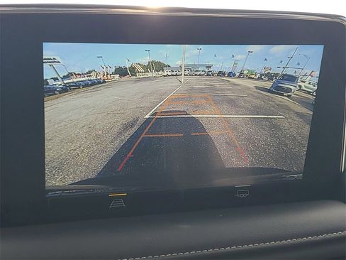 Used 2024 Chevrolet Suburban Premier image 17