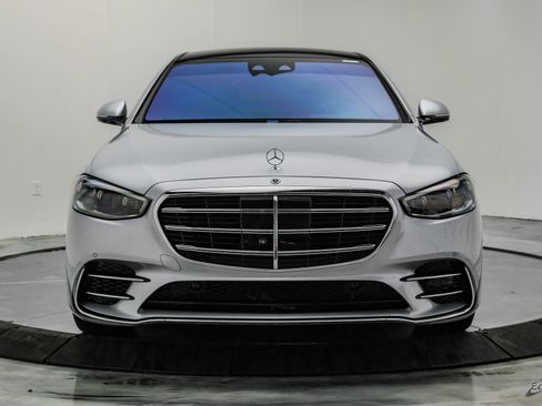 Used 2022 Mercedes-Benz S 580 4MATIC Sedan w/ AMG Line Package image 36