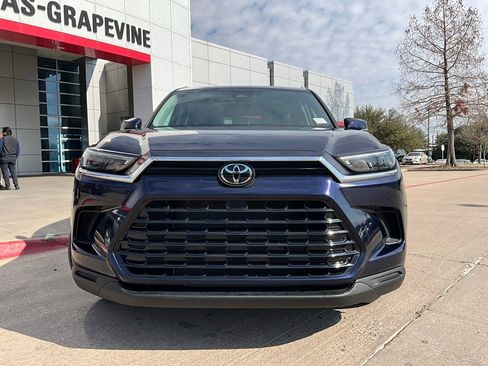 Used 2025 Toyota Grand Highlander FWD image 4