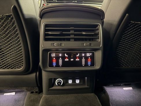 Used 2019 Audi Q8 Prestige w/ Luxury Package image 54