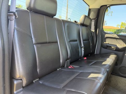 Used 2011 GMC Sierra 2500 SLT w/ SLT Convenience Package image 17