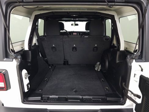 Used 2020 Jeep Wrangler Unlimited Sport S image 9
