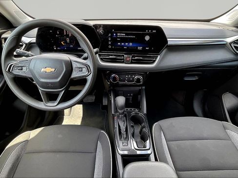 Used 2025 Chevrolet TrailBlazer LT FWD image 7