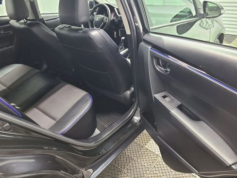 Used 2018 Toyota Corolla SE FWD image 37