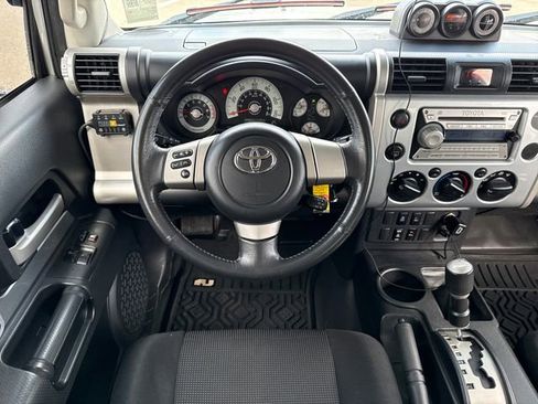 Used 2007 Toyota FJ Cruiser 4WD image 15