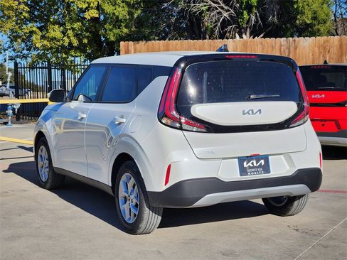 New 2025 Kia Soul LX image 3