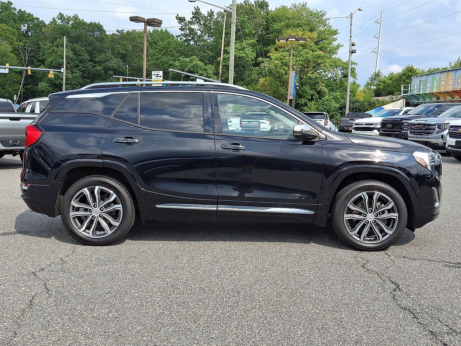 Used 2018 GMC Terrain Denali w/ Advanced Safety Package AWD/4WD image 7
