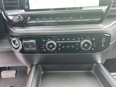 Used 2024 Chevrolet Silverado 2500 High Country w/ High Country Premium Package image 19