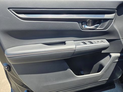 Used 2025 Honda CR-V Sport image 16