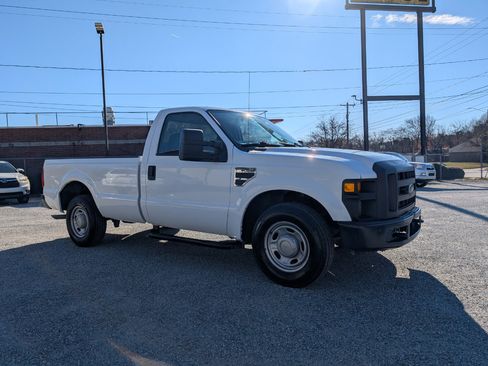 Used 2010 Ford F250 XLT image 3