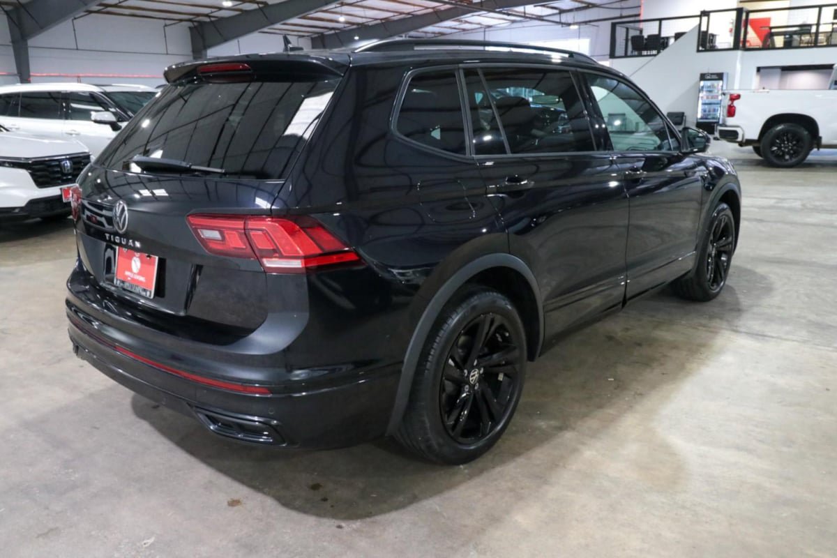 Used 2023 Volkswagen Tiguan SE R-Line FWD image 7