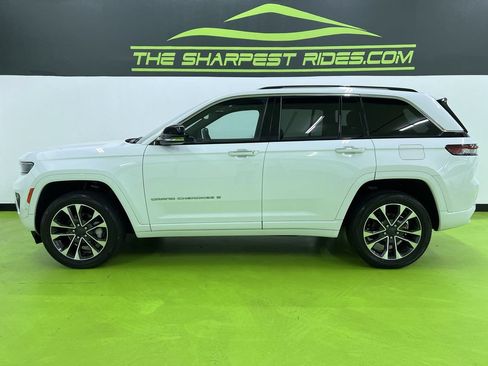Used 2023 Jeep Grand Cherokee Overland AWD/4WD image 6