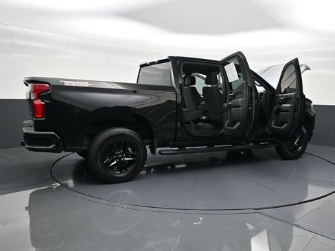 Used 2021 Chevrolet Silverado 1500 Custom Trail Boss w/ Midnight Edition image 31