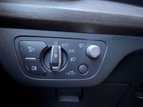 Used 2023 Audi Q5 2.0T Prestige w/ Prestige Package image 31