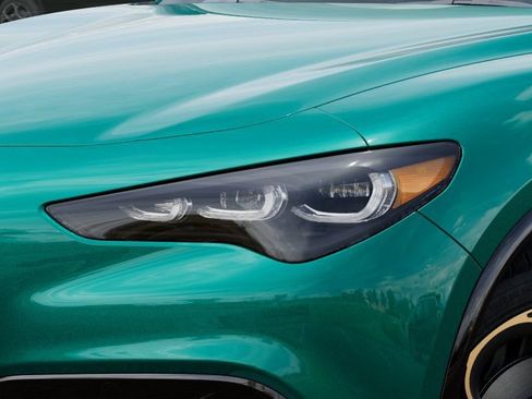 New 2025 Alfa Romeo Stelvio Sprint AWD/4WD image 11