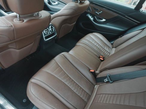 Used 2019 Mercedes-Benz S 560 4MATIC Sedan w/ Premium Package image 13