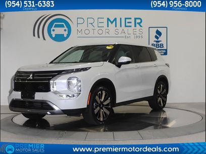 Used 2025 Mitsubishi Outlander SE