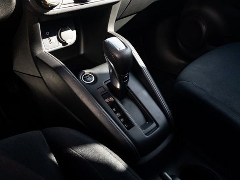 New 2025 Nissan Kicks Play S image 17