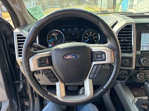 Used 2016 Ford F150 Lariat image 13