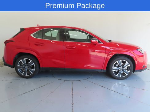 Used 2024 Lexus UX 250h AWD w/ Premium Package image 2