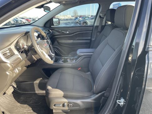 Used 2023 GMC Acadia SLE w/ Driver Convenience Package image 16