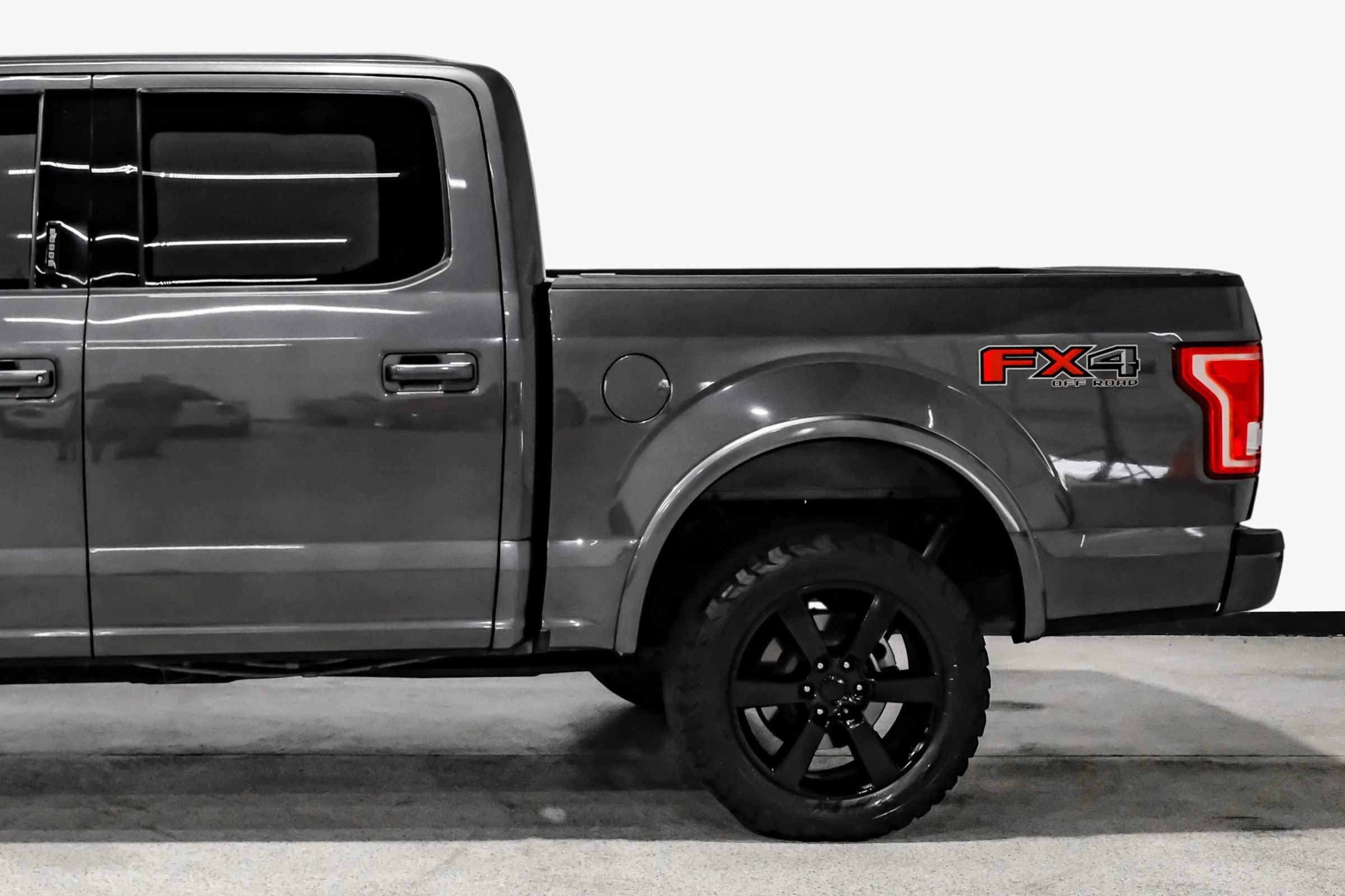 Used 2017 Ford F150 XLT w/ Equipment Group 302A Luxury AWD/4WD image 11
