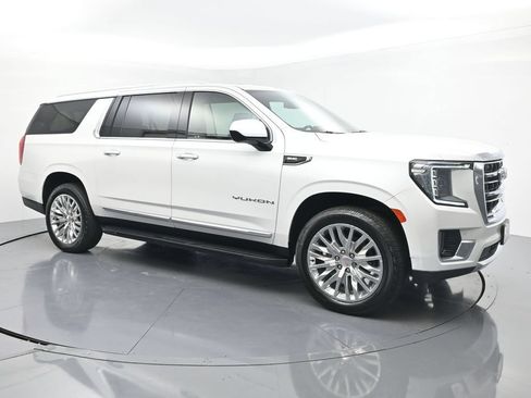 Used 2023 GMC Yukon XL SLT AWD/4WD image 7