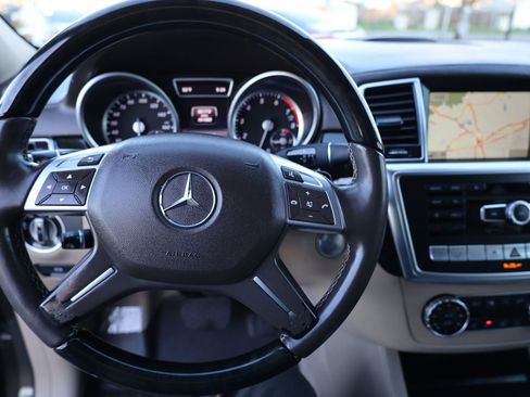 Used 2015 Mercedes-Benz GL 450 4MATIC w/ Driver Assistance Package image 27