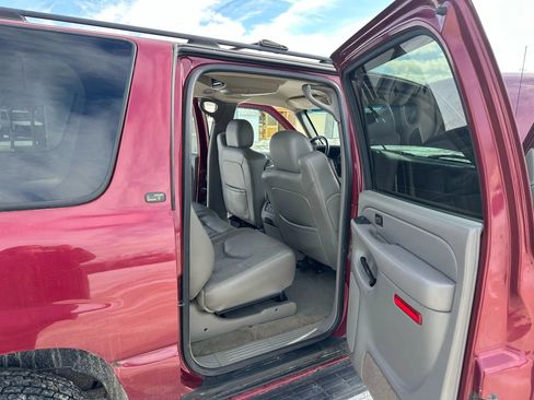 Used 2004 Chevrolet Suburban LT w/ Preferred Equipment Group image 13