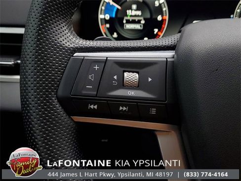 Used 2024 Mitsubishi Outlander SE Black Edition image 21