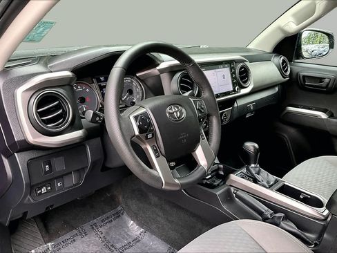 Certified 2022 Toyota Tacoma SR5 w/ SR5 Appearance Package (SM) AWD/4WD image 16