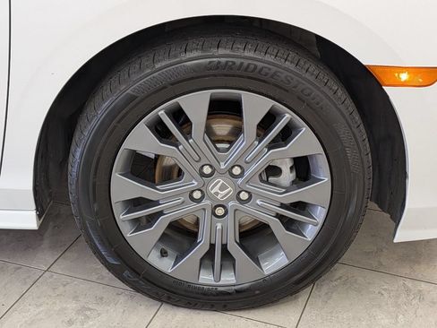 Used 2025 Honda Odyssey Touring image 12