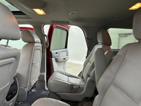 Used 2012 GMC Yukon SLT w/ SLT-2 Equipment Package AWD/4WD image 31