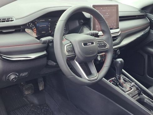 Used 2022 Jeep Compass Trailhawk image 6