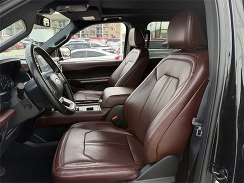 Used 2024 Ford Expedition Limited image 30