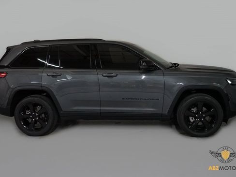 Used 2022 Jeep Grand Cherokee Altitude image 4