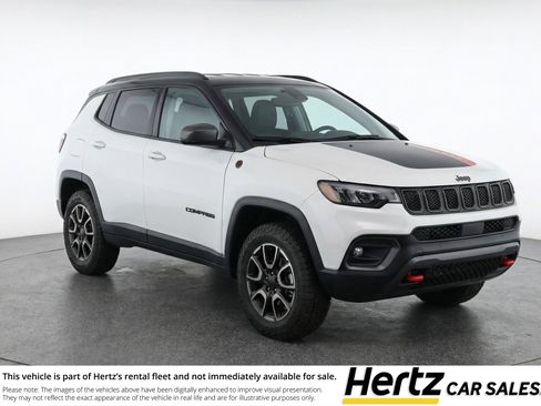Used 2025 Jeep Compass Trailhawk AWD/4WD image 1